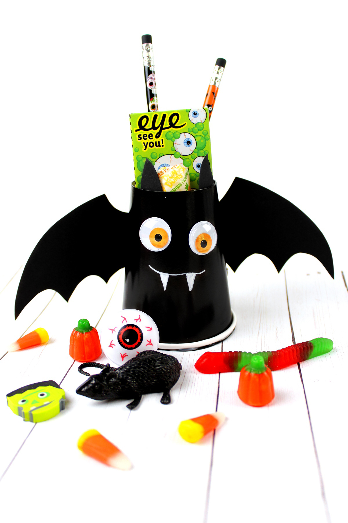 DIY Halloween Bat Treat Cups - Extreme Couponing Mom