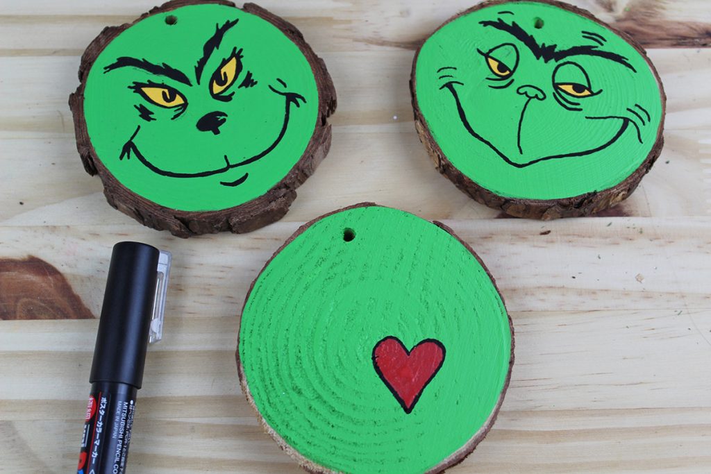 Wood Slice Grinch Christmas Tree Ornament Craft