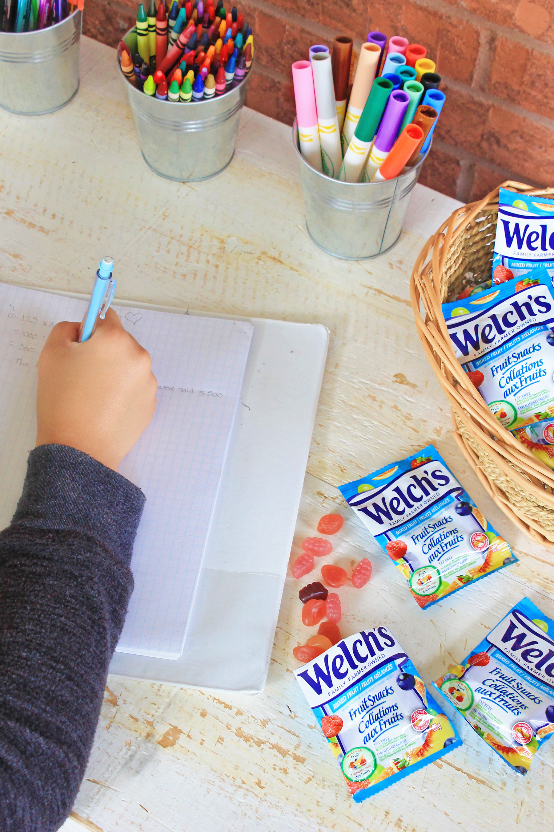 Welch's Fruit Snacks DIY Homework Station