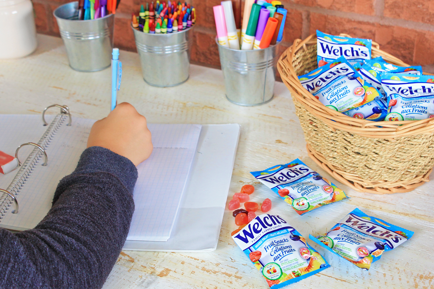 Welch's Fruit Snacks DIY Homework Station