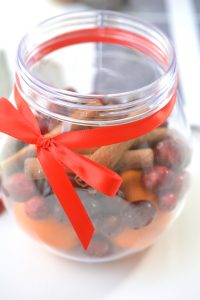 DIY Christmas Potpourri In A Jar