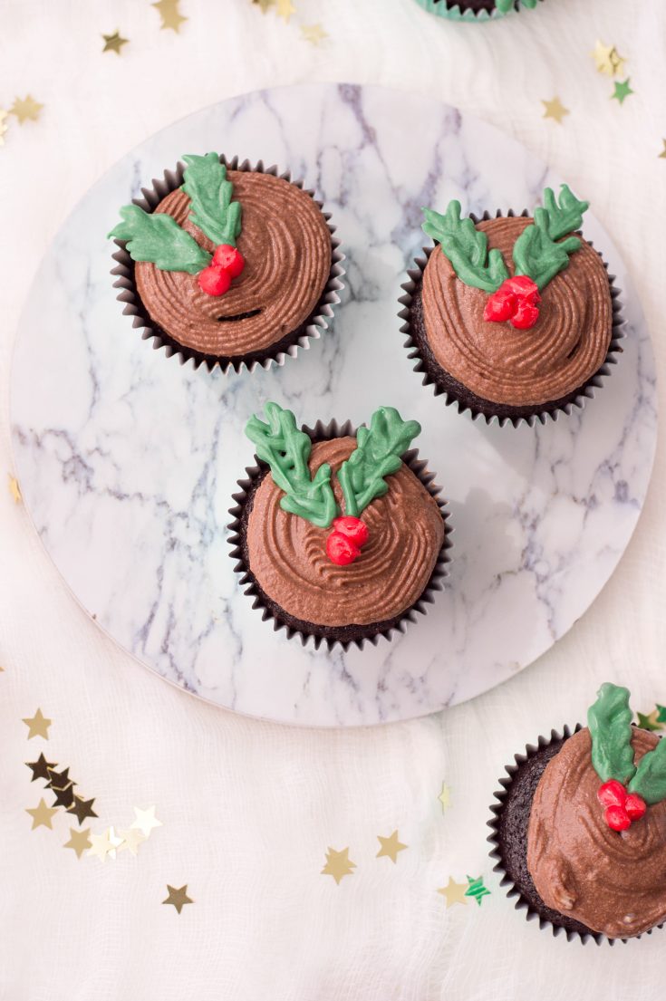 https://extremecouponingmom.ca/wp-content/uploads/2018/11/Holly-Jolly-Cupcakes_10-735x1105.jpg