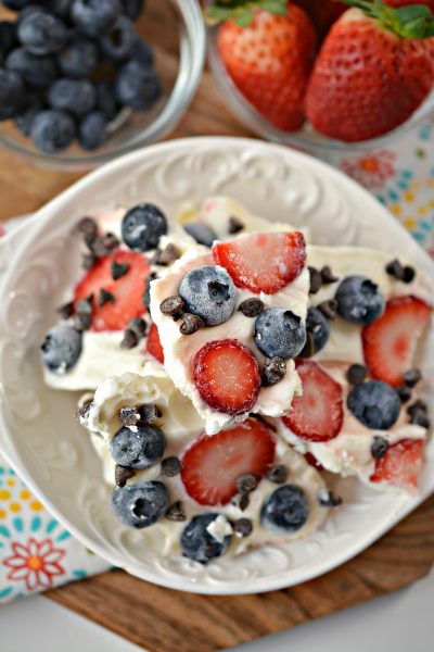 Frozen Greek Yogurt Chocolate Berry Bark