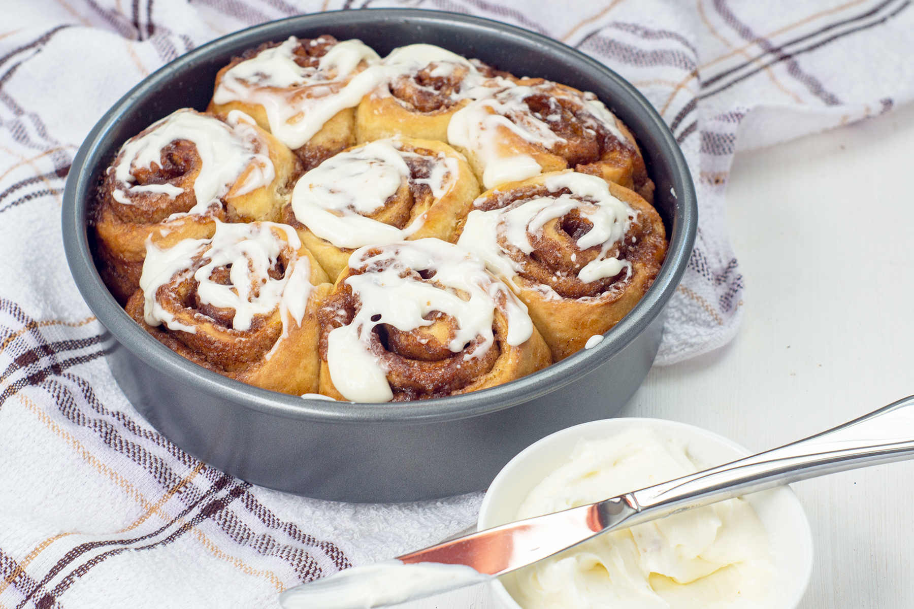 No Yeast Jumbo Cinnamon Buns Extreme Couponing Mom