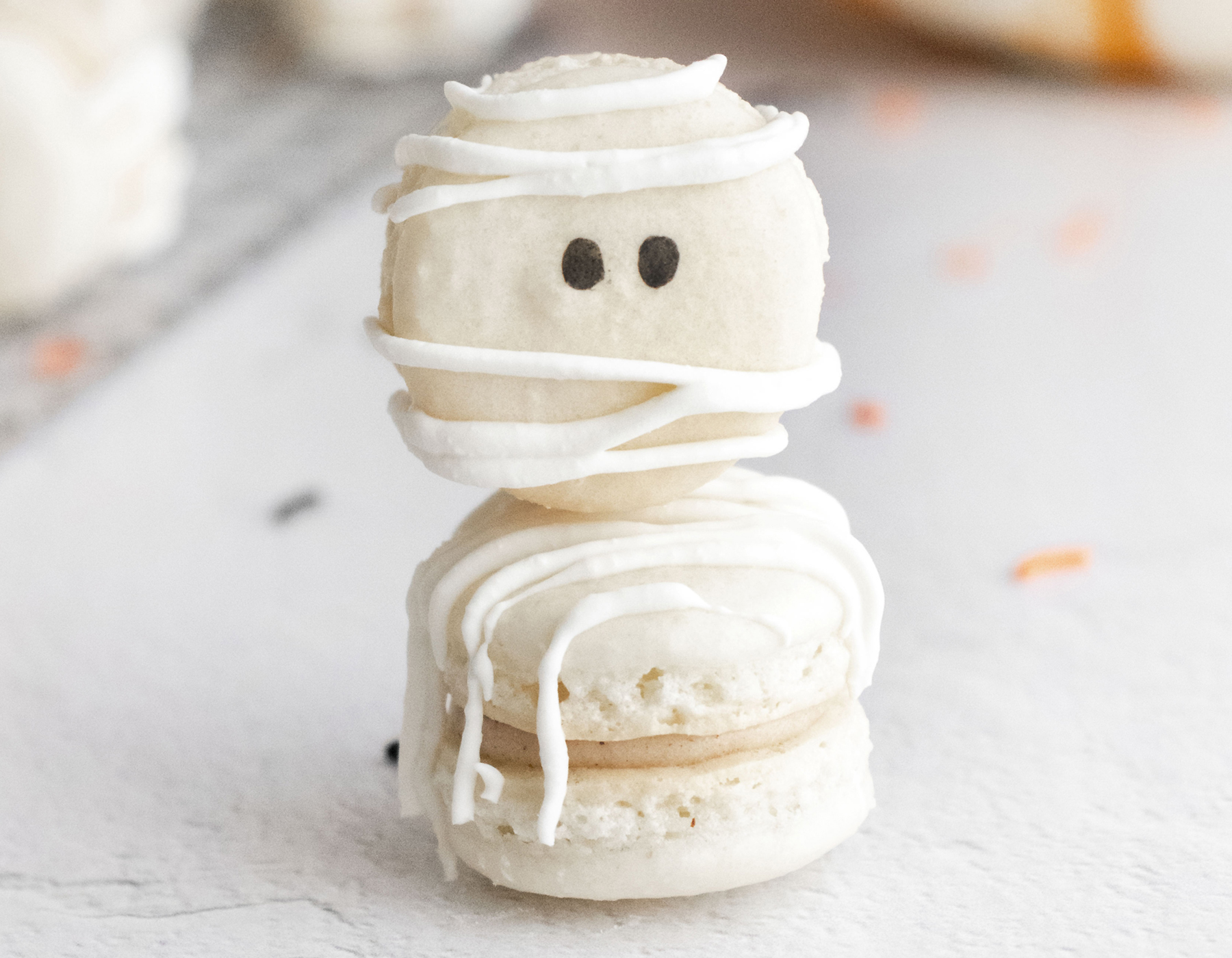 Mummy Halloween Macarons