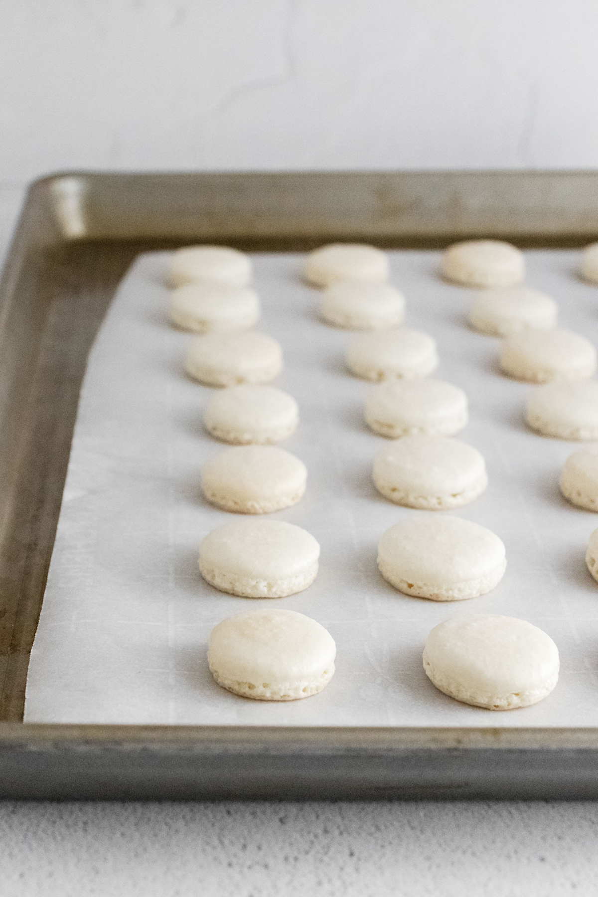 Mummy Halloween Macarons