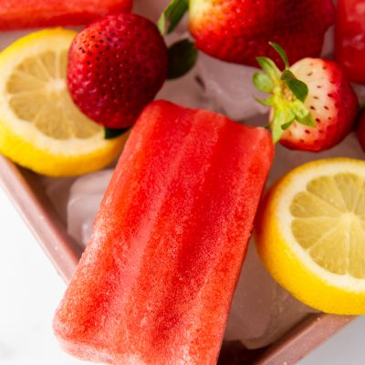 Homemade Strawberry Lemonade Popsicles